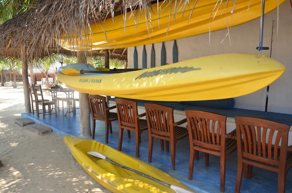 Dolphin Beach Resort Kalpitiya Exterior photo