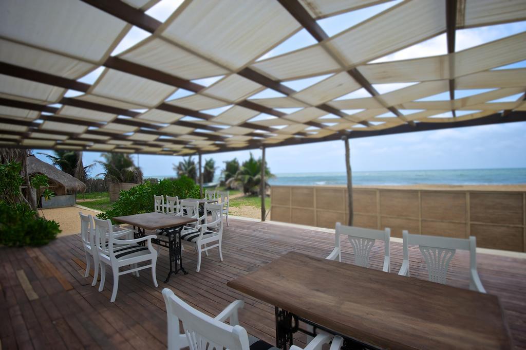Dolphin Beach Resort Kalpitiya Exterior photo