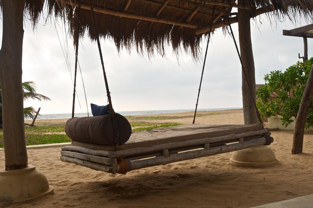 Dolphin Beach Resort Kalpitiya Exterior photo