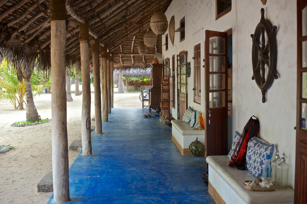 Dolphin Beach Resort Kalpitiya Exterior photo