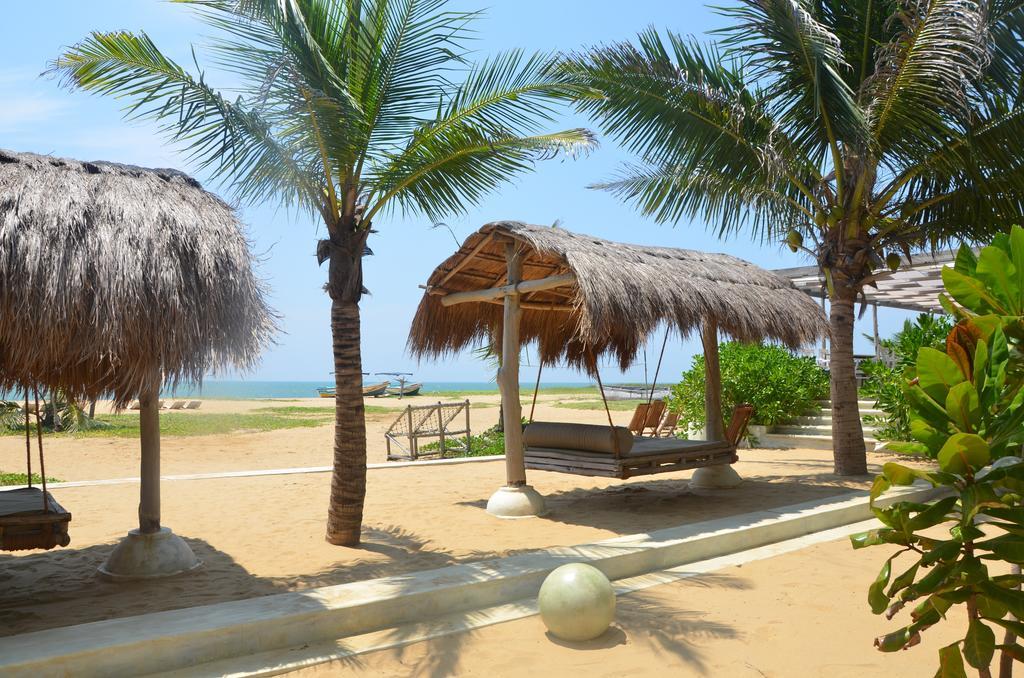 Dolphin Beach Resort Kalpitiya Exterior photo