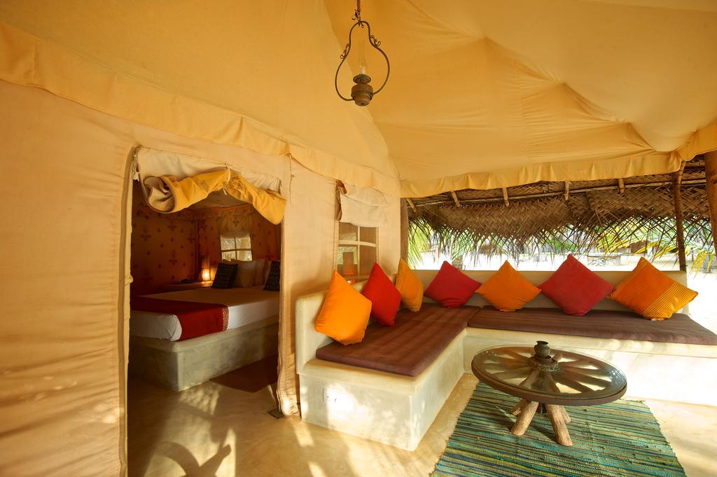 Dolphin Beach Resort Kalpitiya Exterior photo