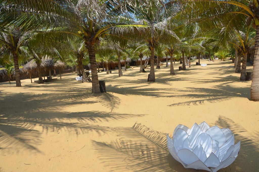 Dolphin Beach Resort Kalpitiya Exterior photo