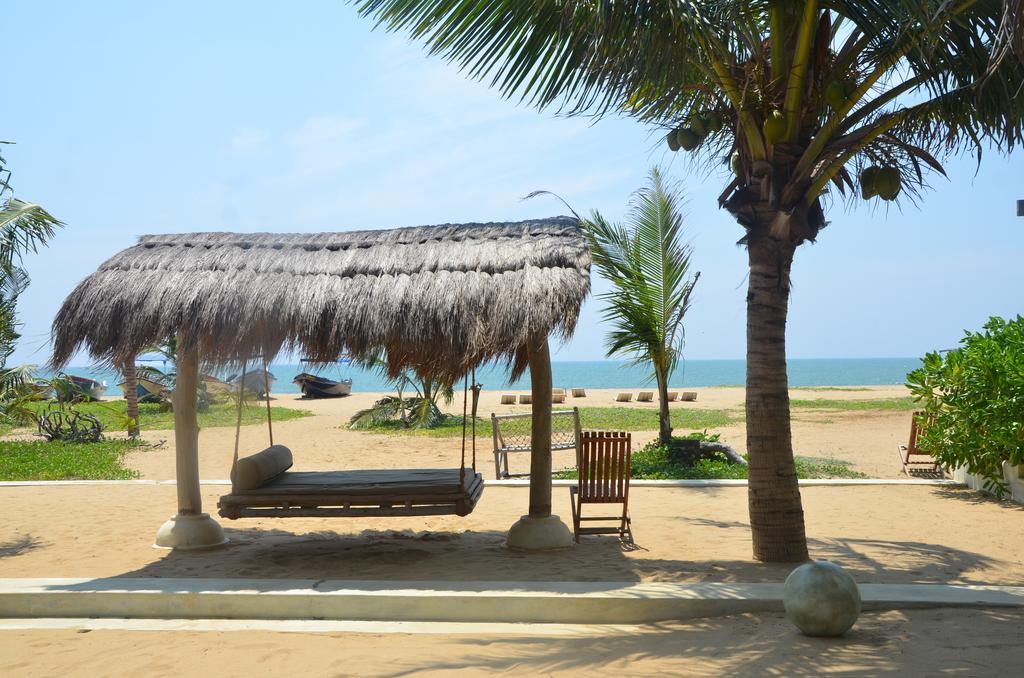 Dolphin Beach Resort Kalpitiya Exterior photo