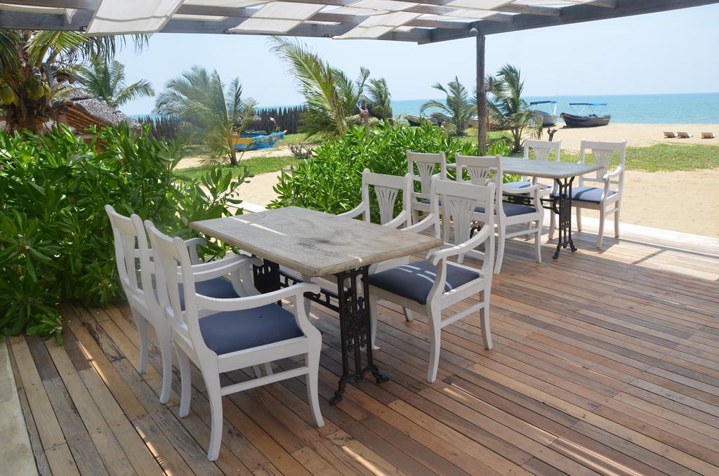 Dolphin Beach Resort Kalpitiya Exterior photo
