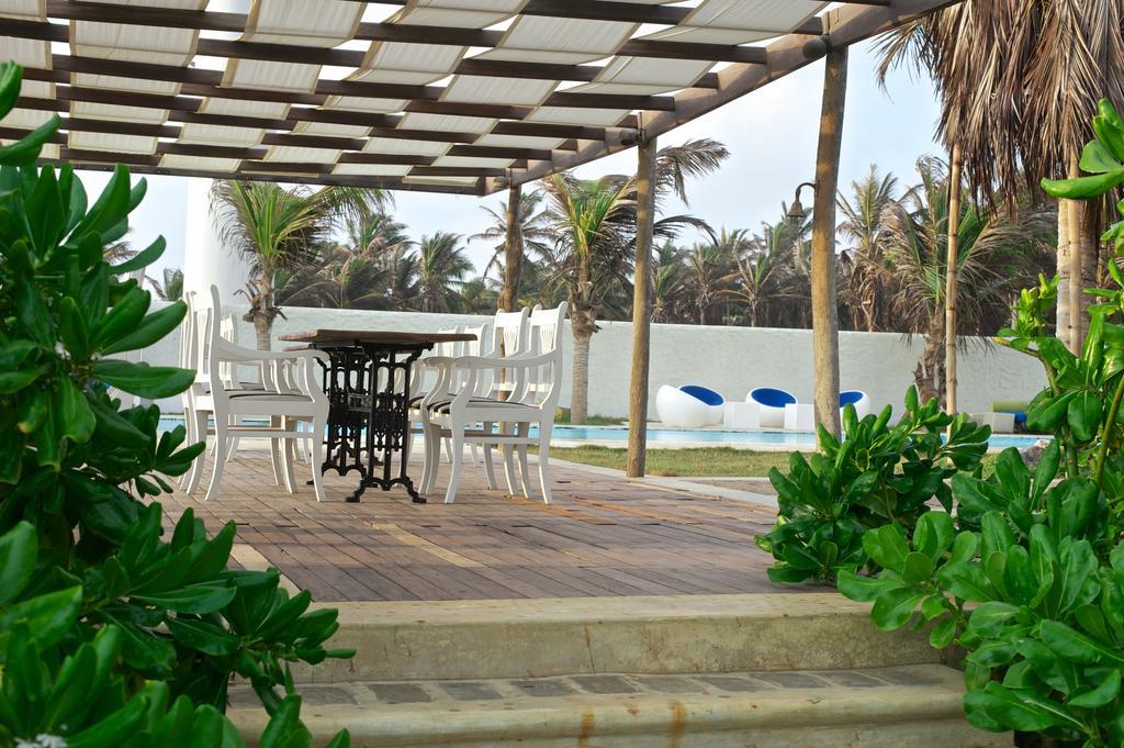 Dolphin Beach Resort Kalpitiya Exterior photo