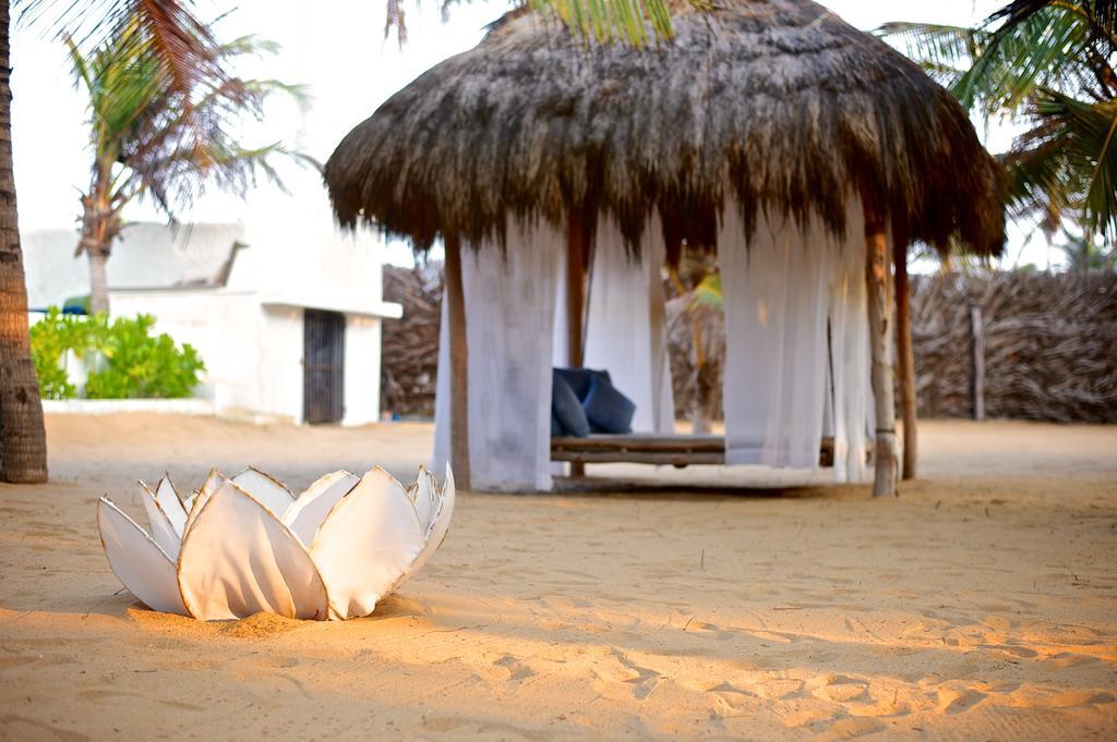 Dolphin Beach Resort Kalpitiya Exterior photo