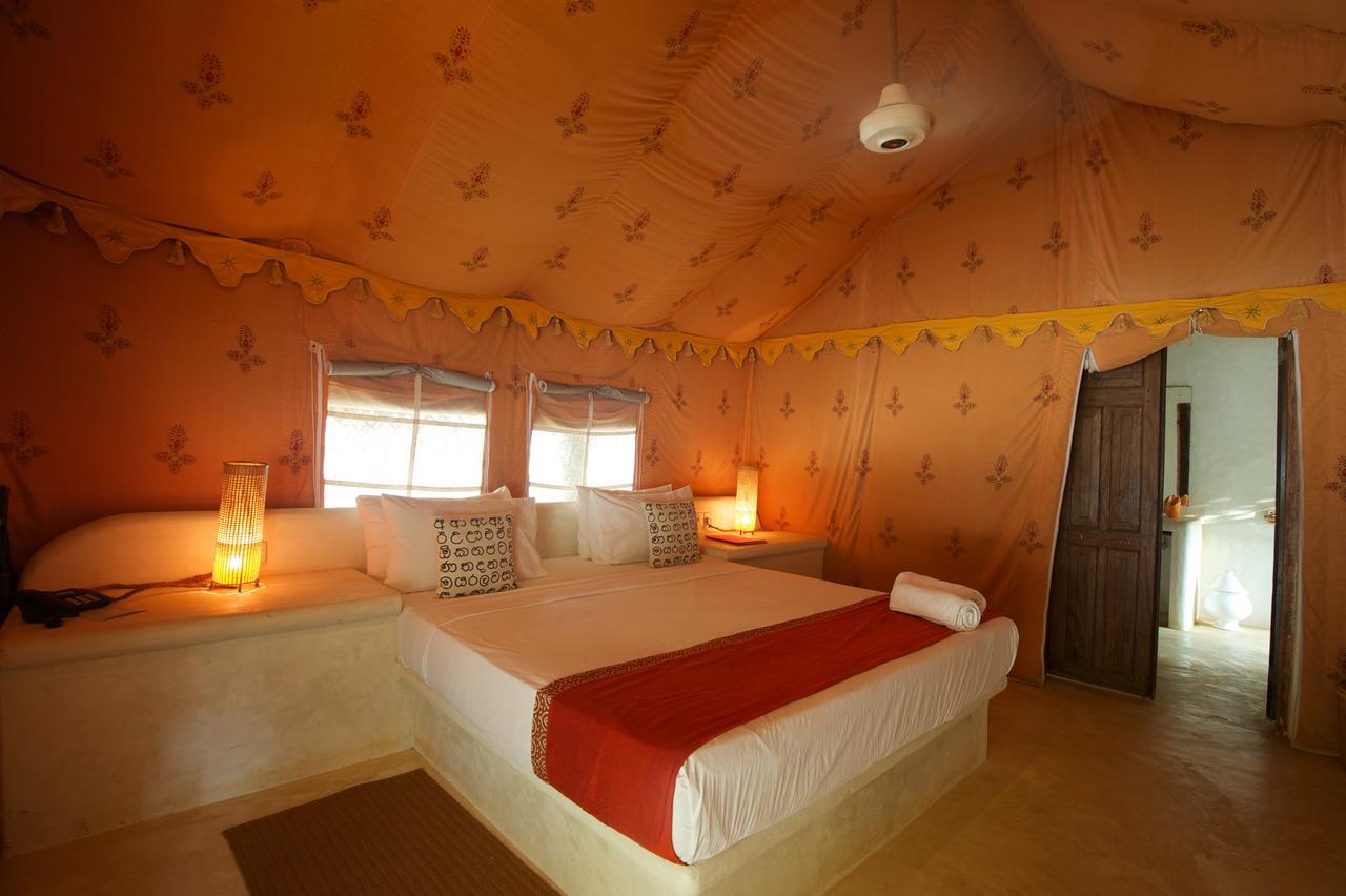 Dolphin Beach Resort Kalpitiya Exterior photo